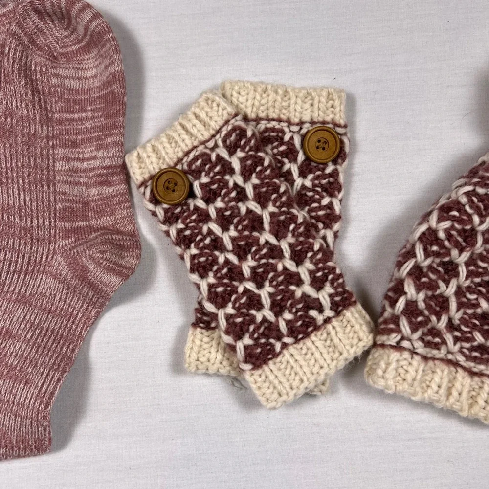 Simply Noelle 3 Piece Knit Beanie Hat Gloves Socks Set Burgundy Cream gift warm